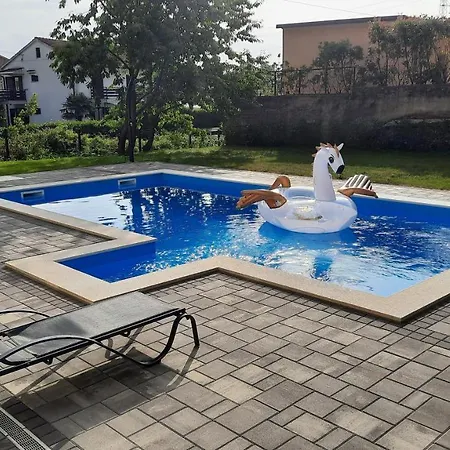 Ela Apartman