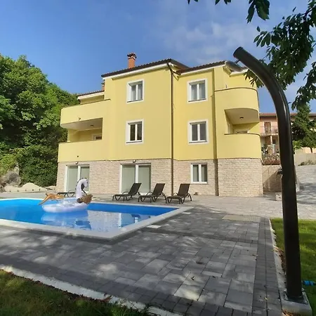 Ela Apartman