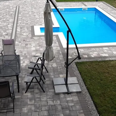 Apartman Ela *