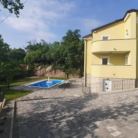 Ela Donji Rukavac