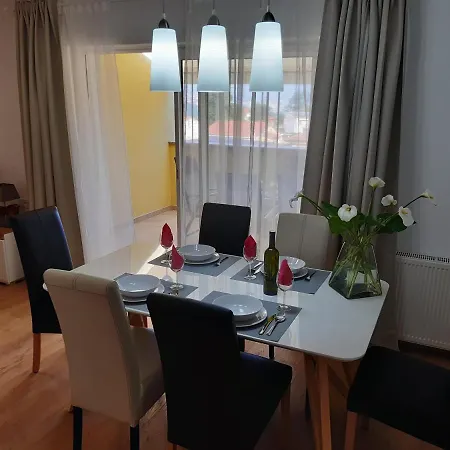 Apartment Ela *